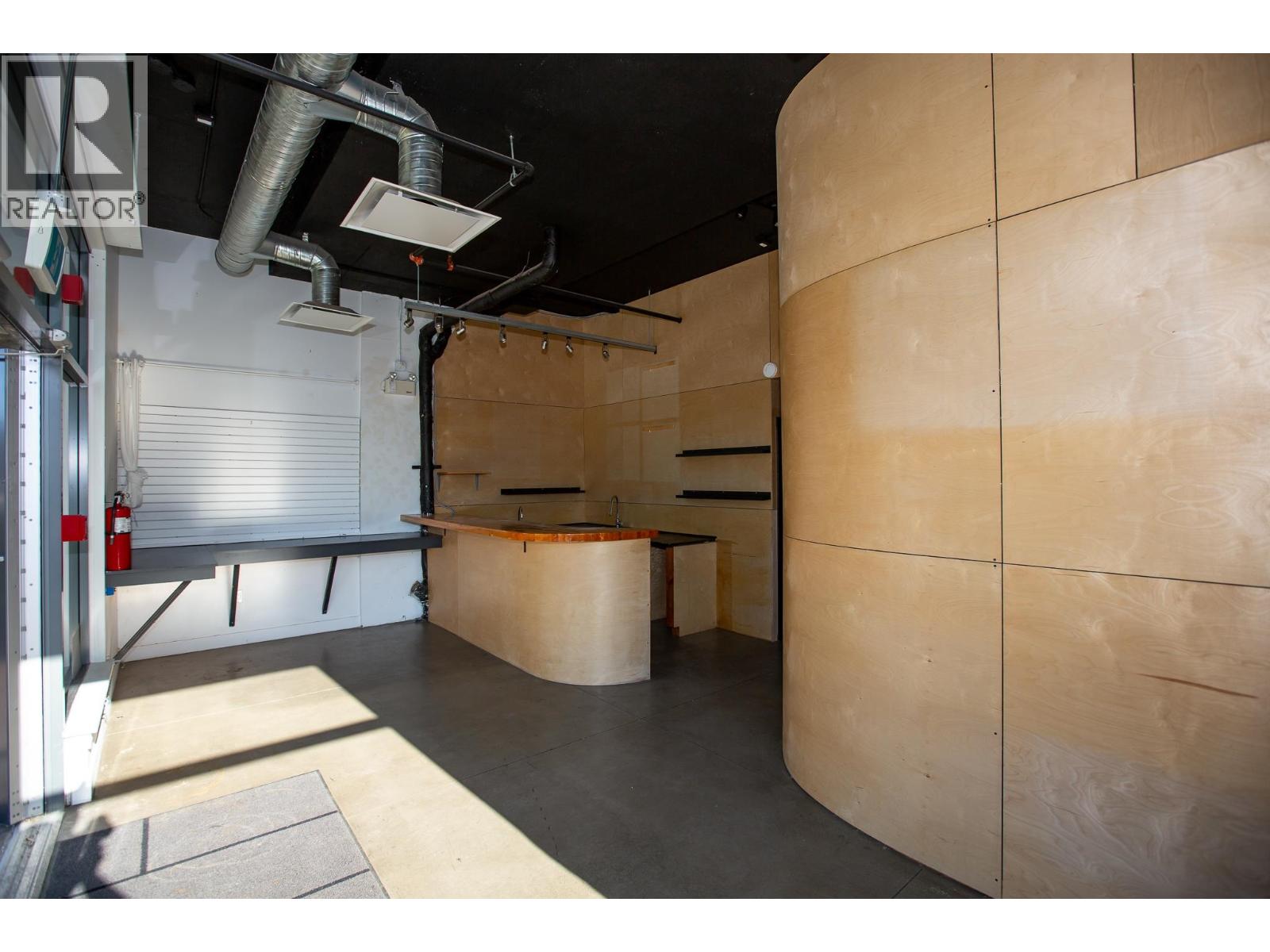 101 875 Gibsons Way Property Photo 3