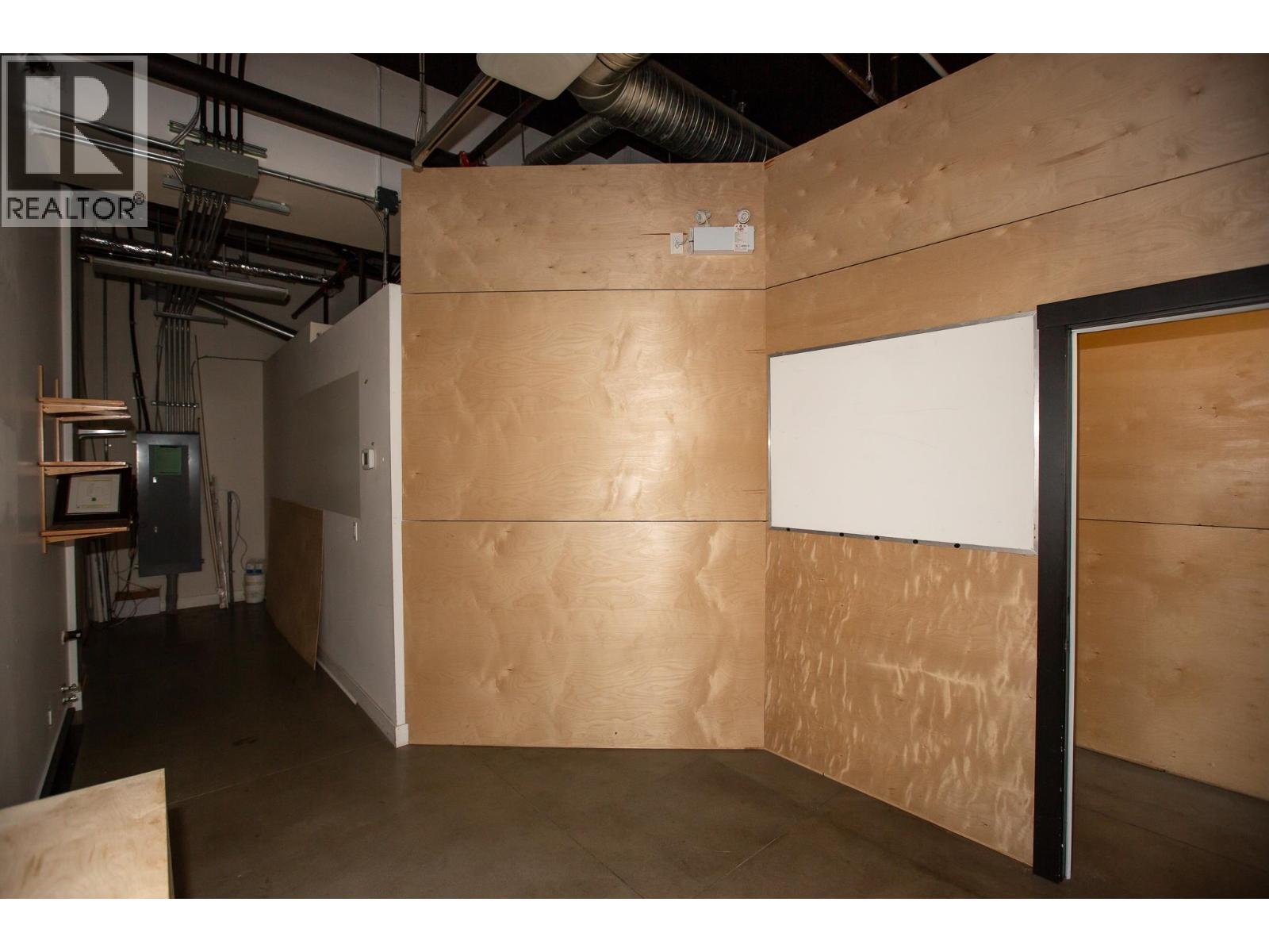 101 875 Gibsons Way Property Photo 6