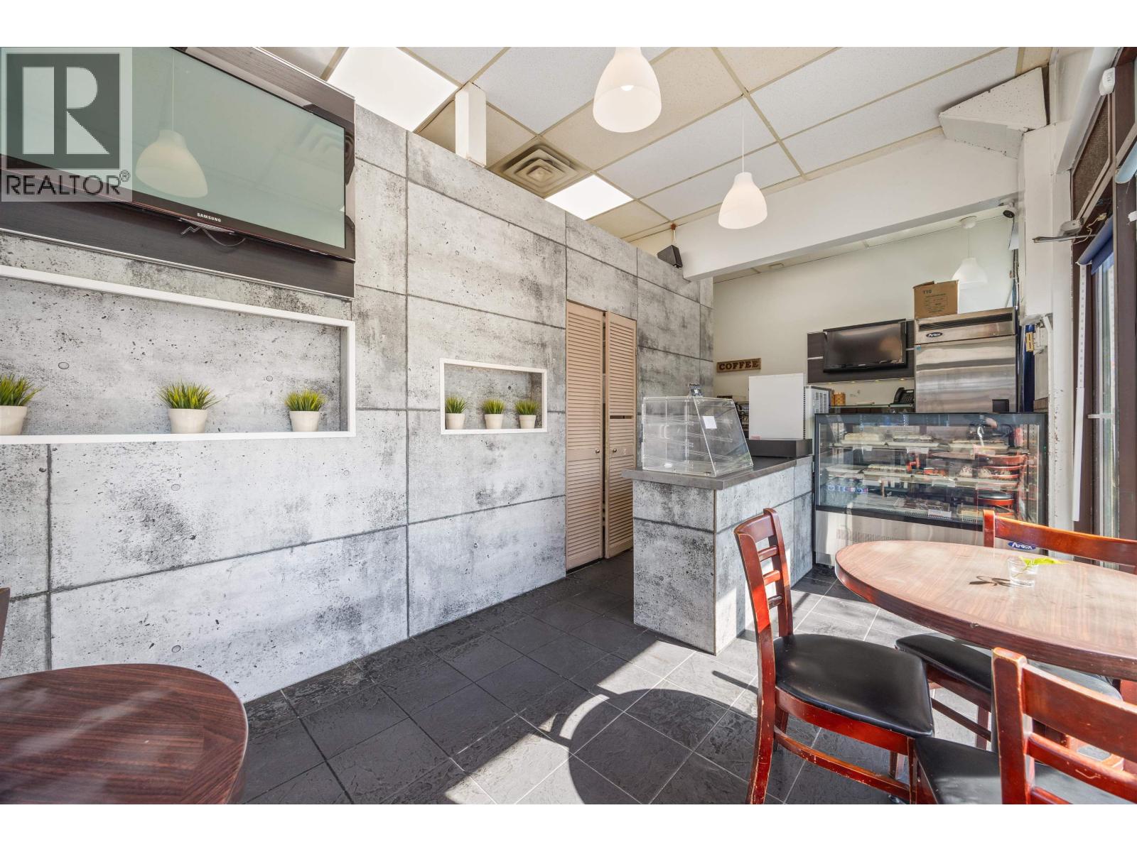 1111 Davie Street Property Photo 4