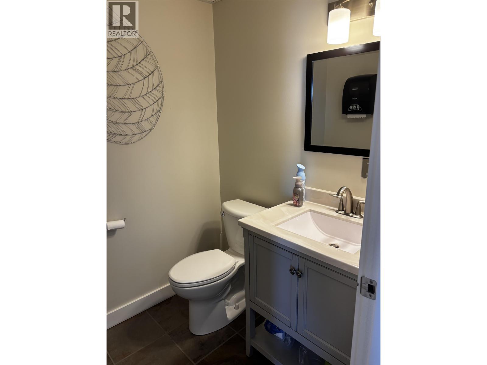 9303 85 Avenue Property Photo 14