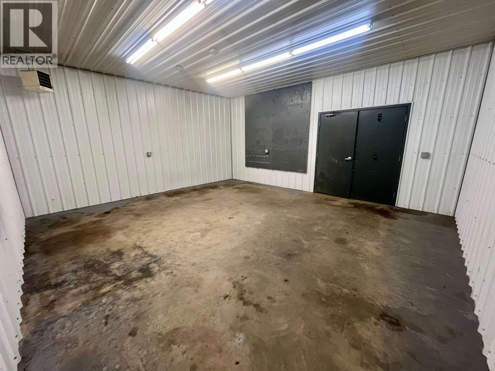 9303 85 Avenue Property Photo 15