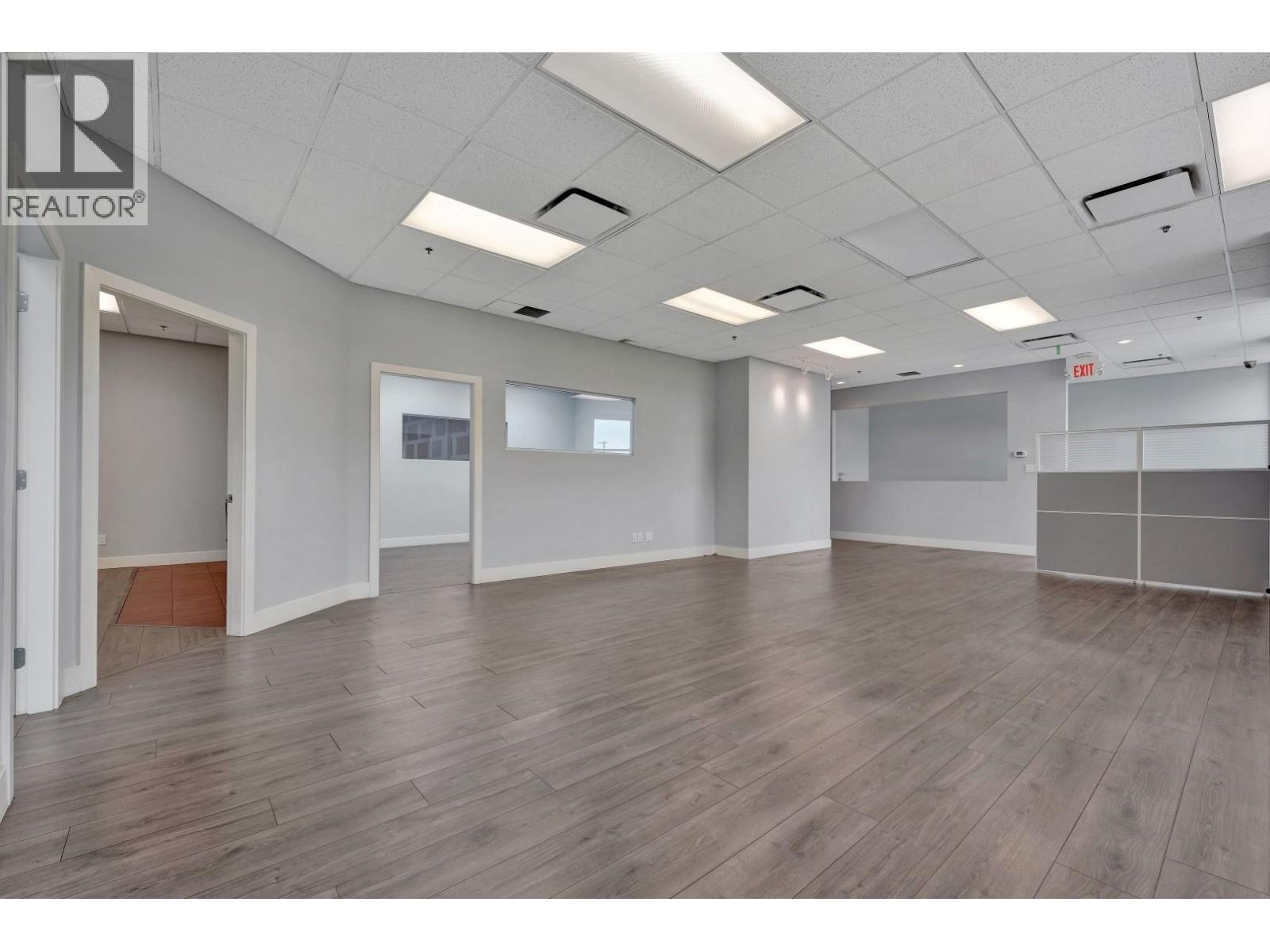 117 6951 72 Street Property Photo 4