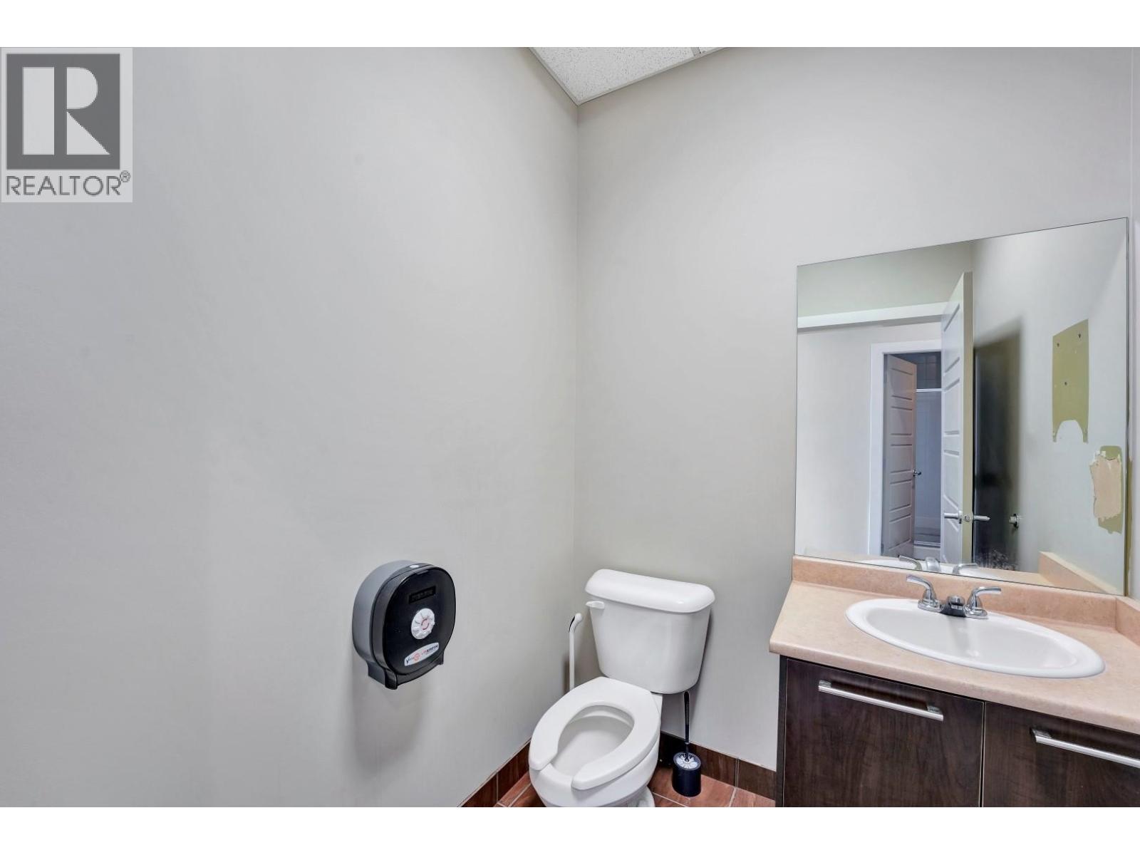 117 6951 72 Street Property Photo 7