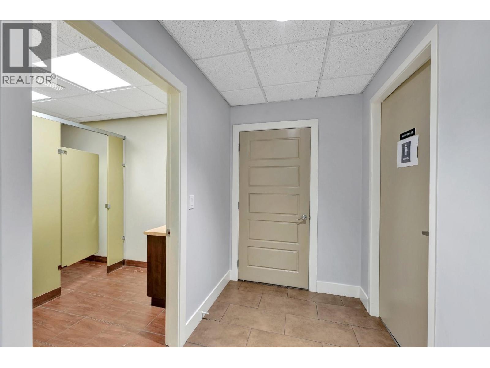 117 6951 72 Street Property Photo 8