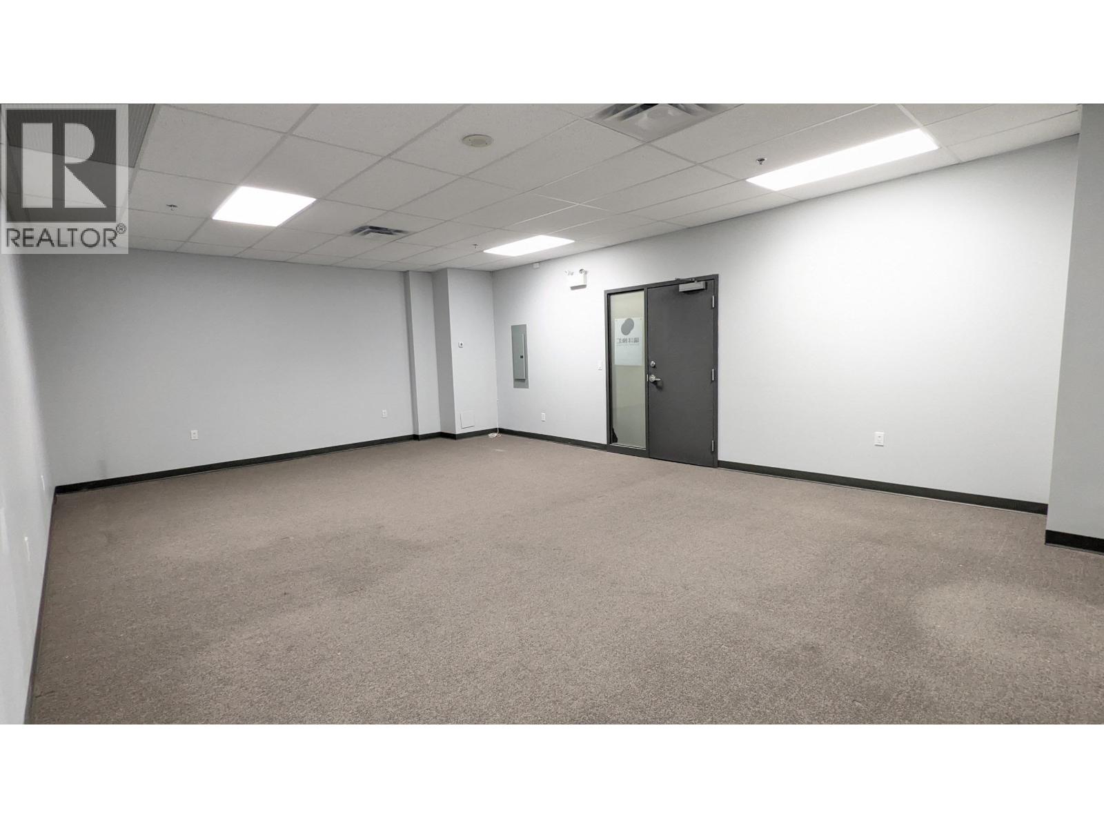 338 550 W Broadway Photo de la propriété 1