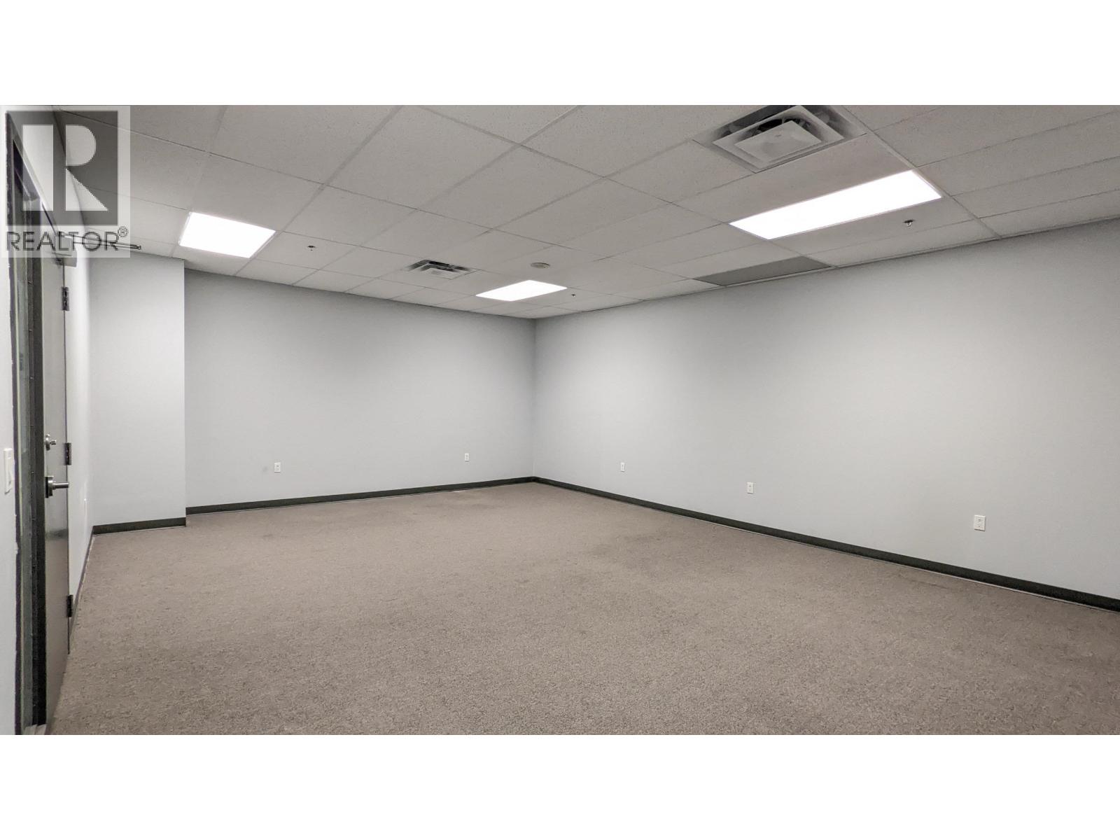 338 550 W Broadway Property Photo 2