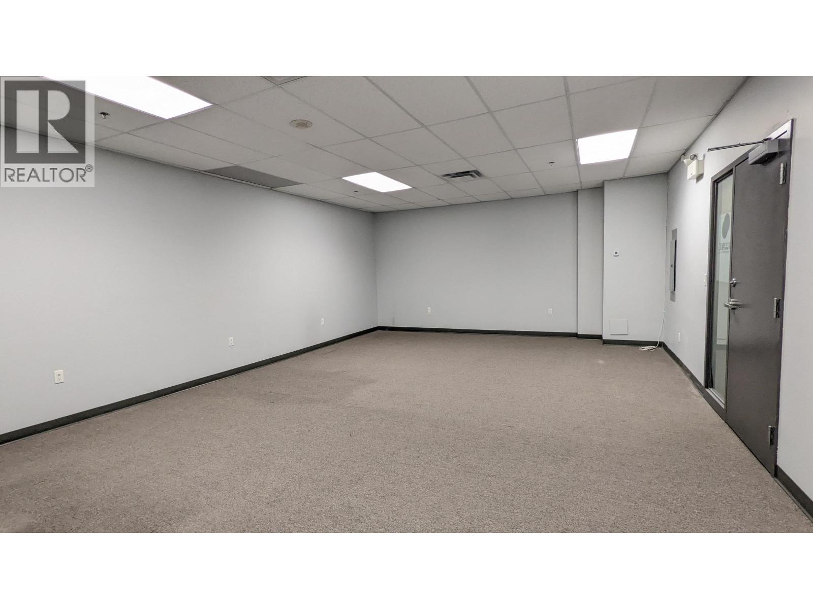 338 550 W Broadway Property Photo 4