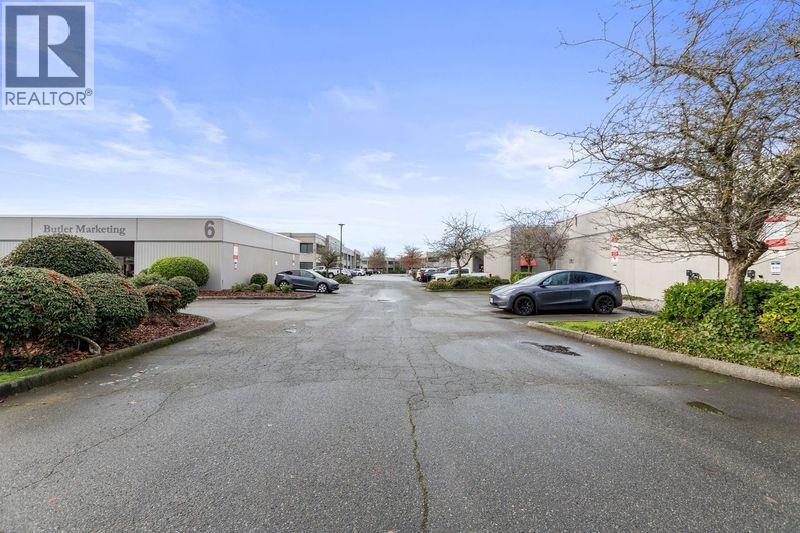 2 11771 Horseshoe Way Property Photo 10