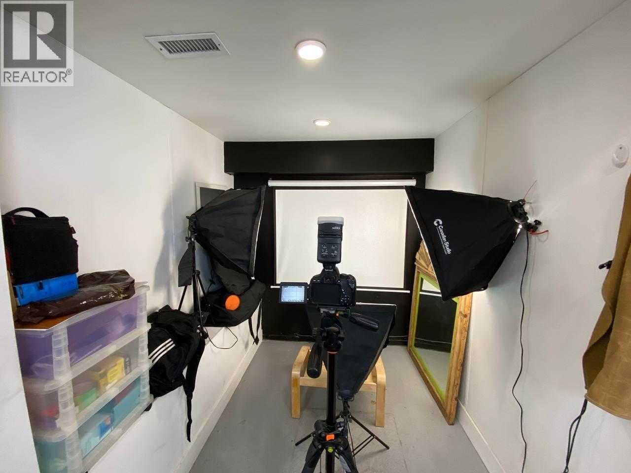 3863 Hastings Street Property Photo 5