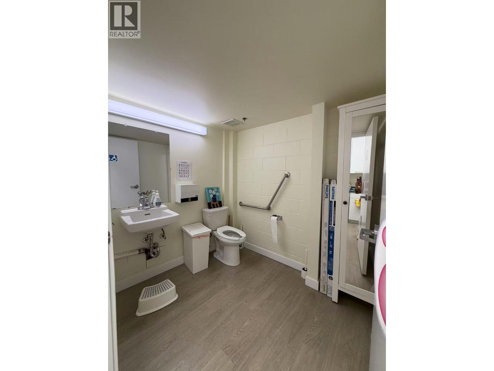 11456 Confidential Property Photo 5