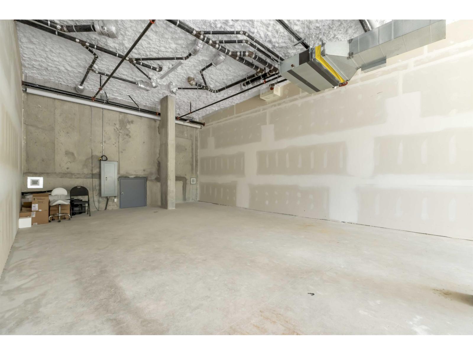 B115 20487 65 Avenue Property Photo 9