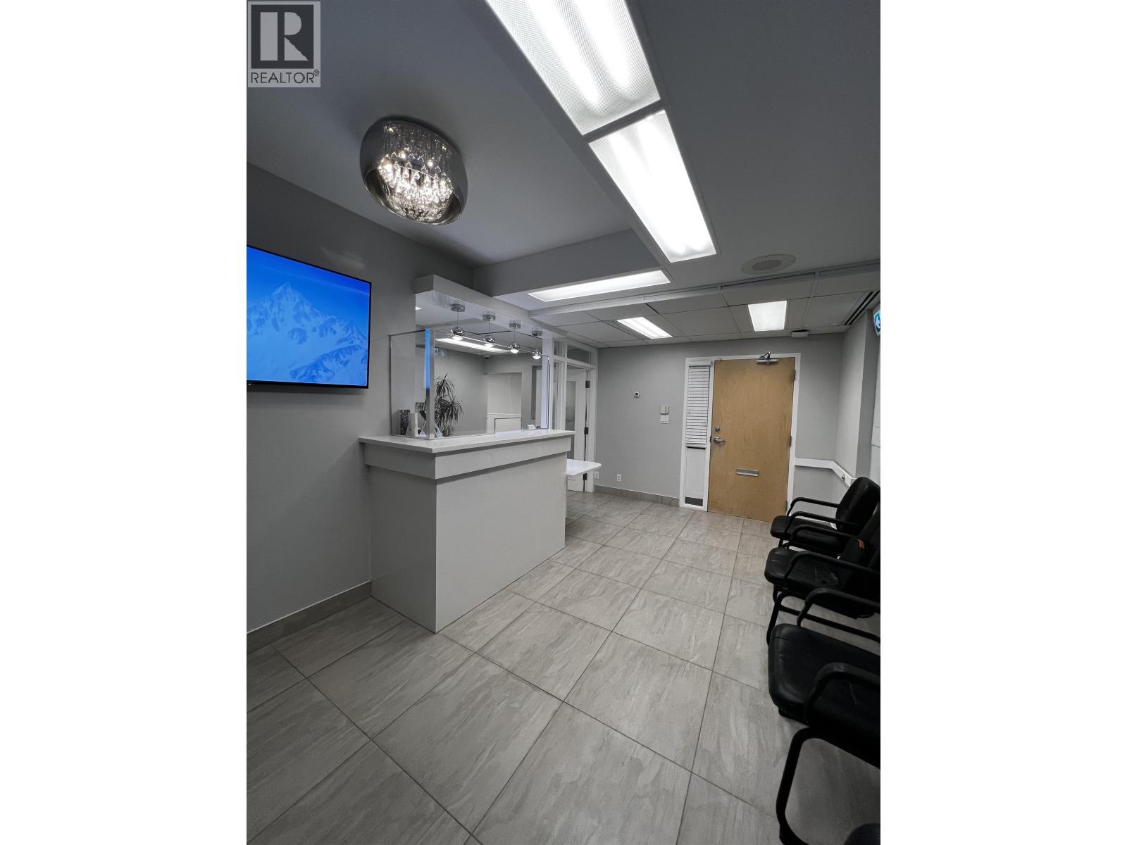 104 250 Keary Street Property Photo 7