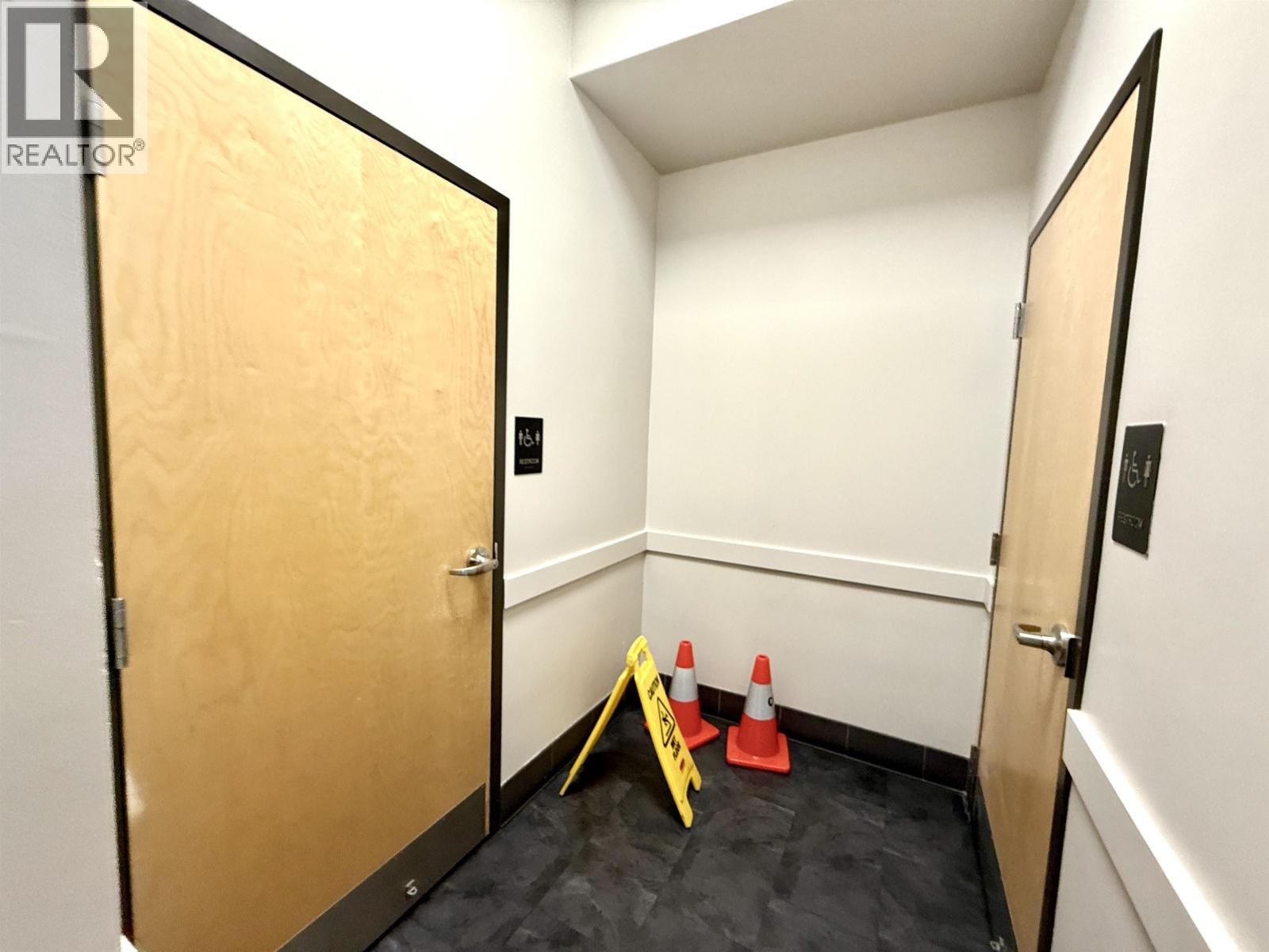 1301 Robson Street Property Photo 9