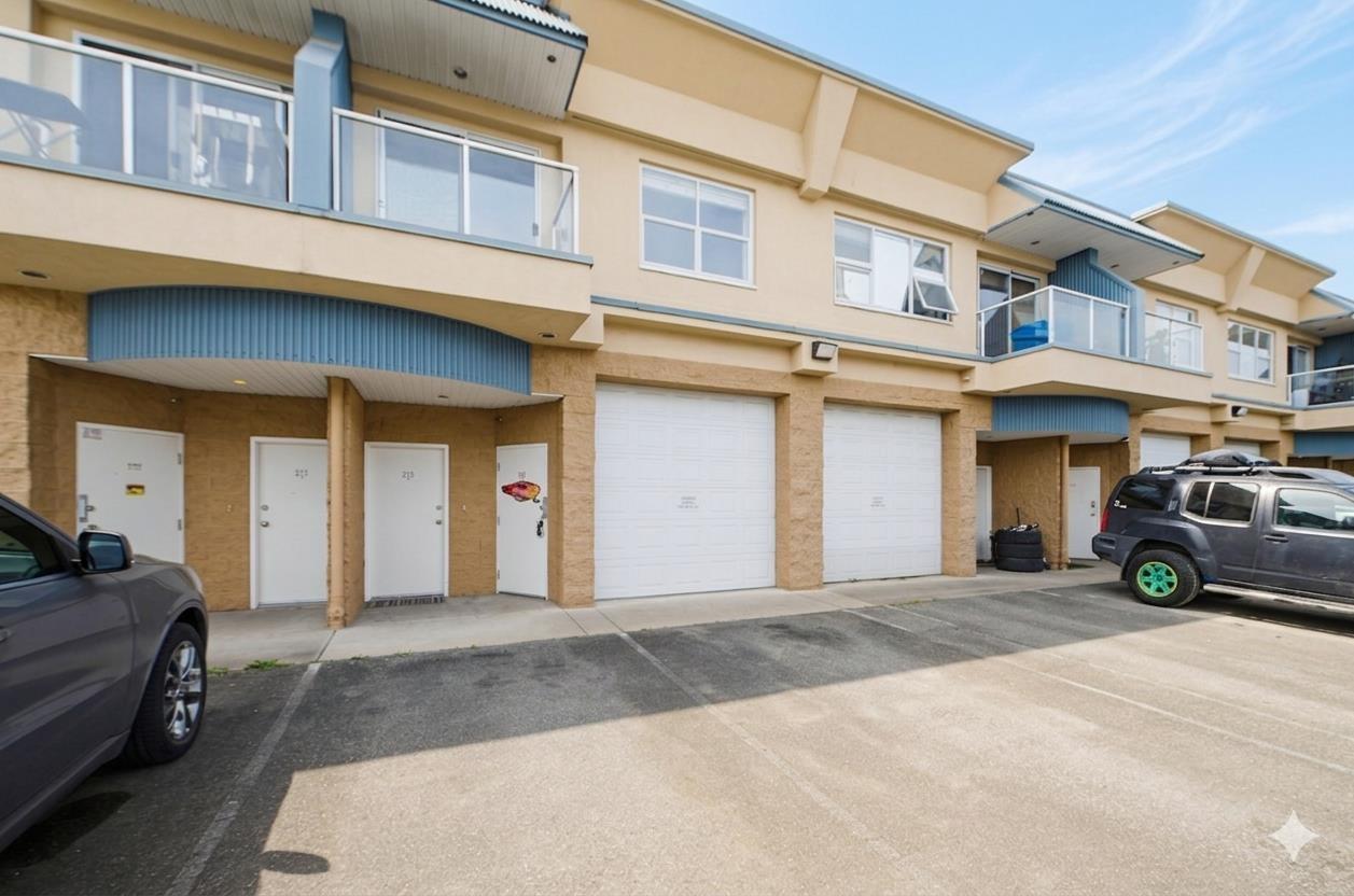 213 5678 199 Street Property Photo 4