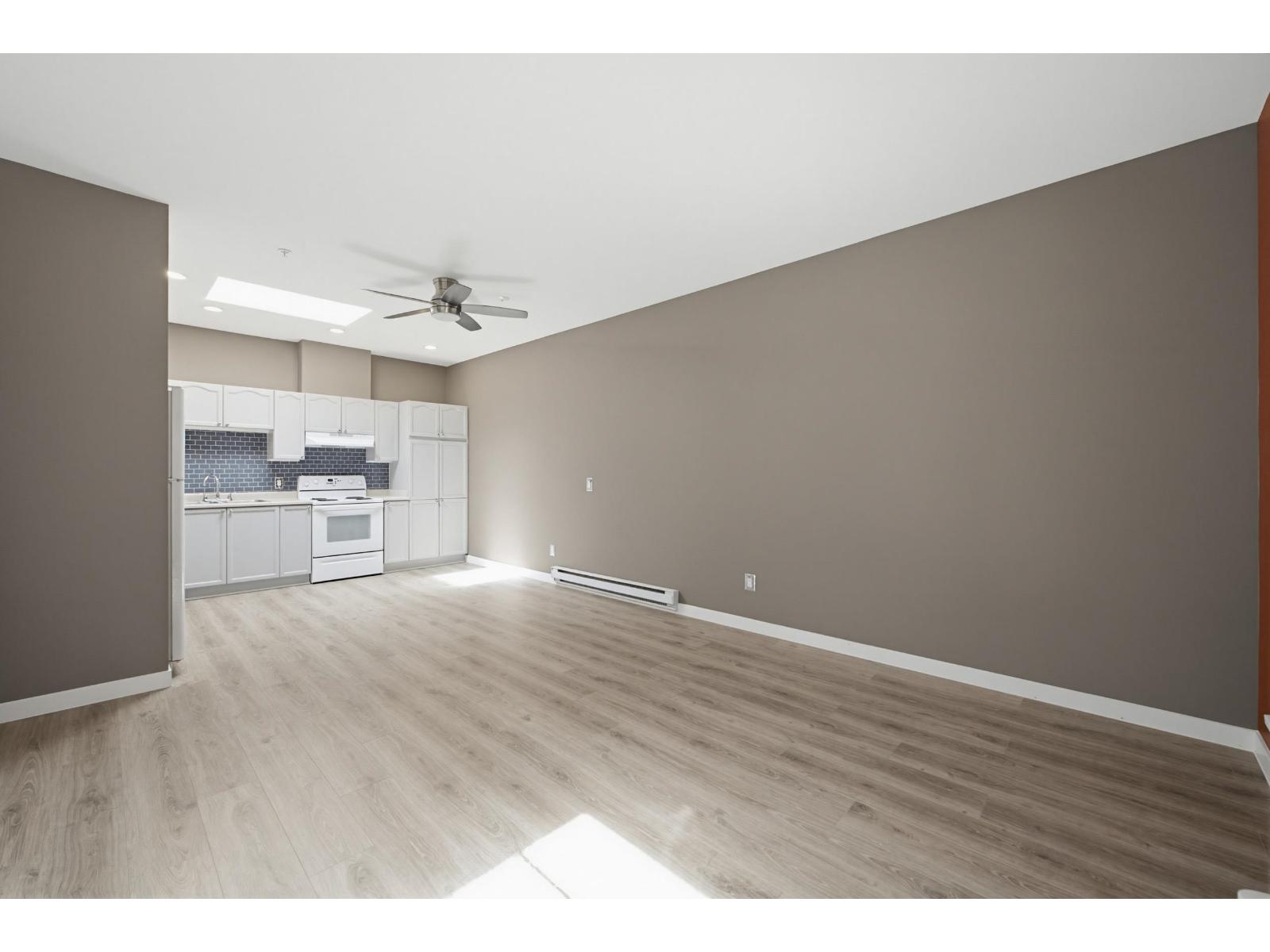213 5678 199 Street Property Photo 8