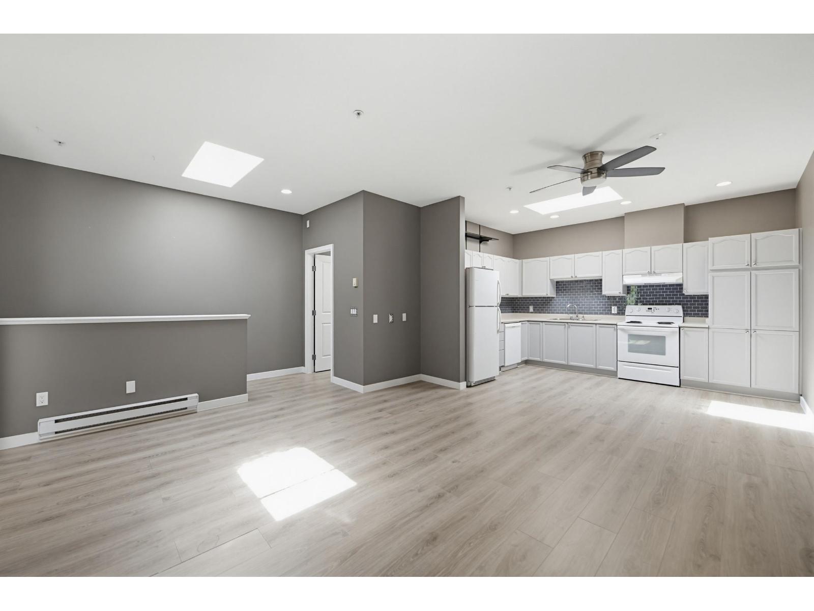 213 5678 199 Street Property Photo 11