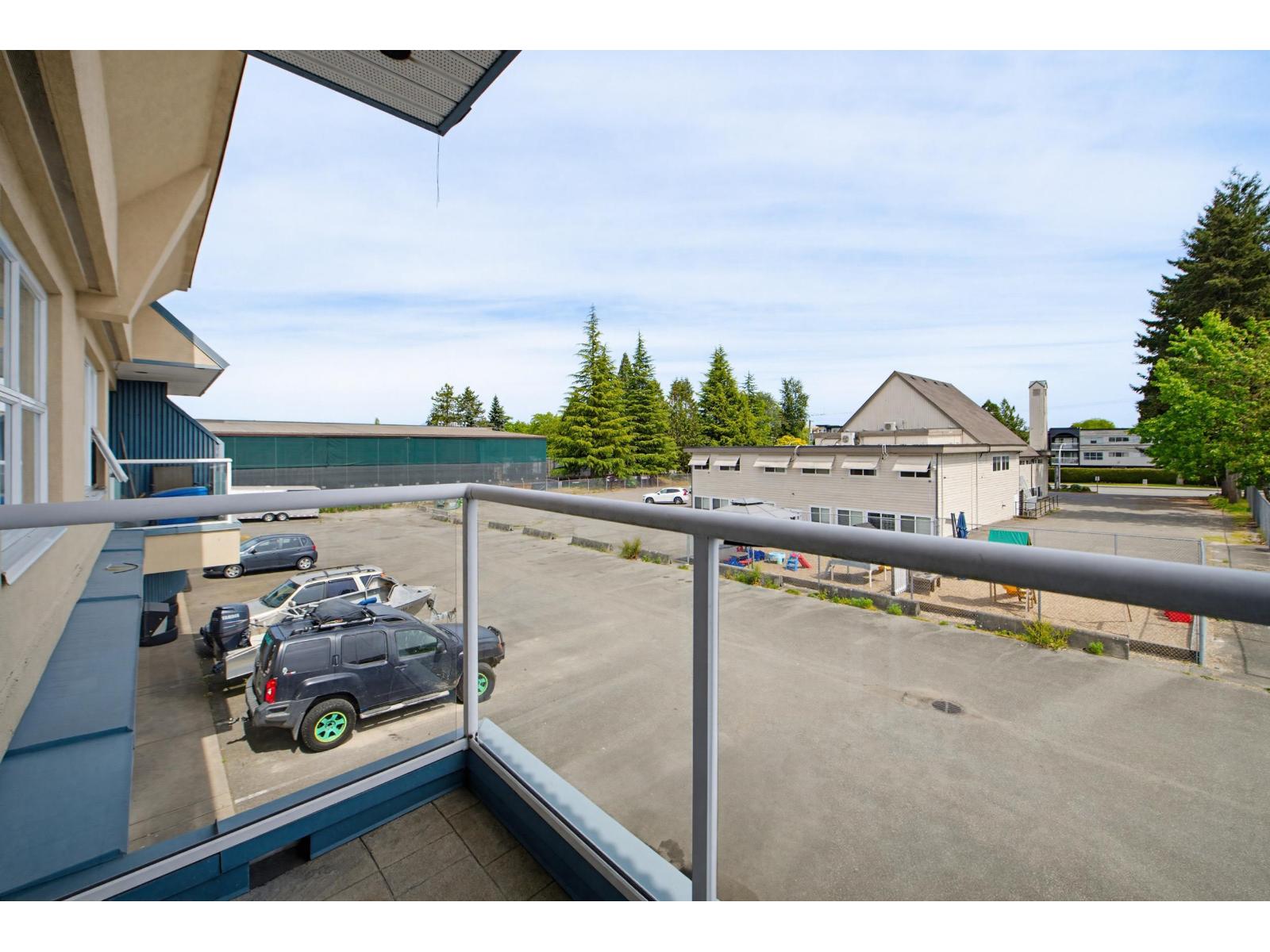 213 5678 199 Street Property Photo 24