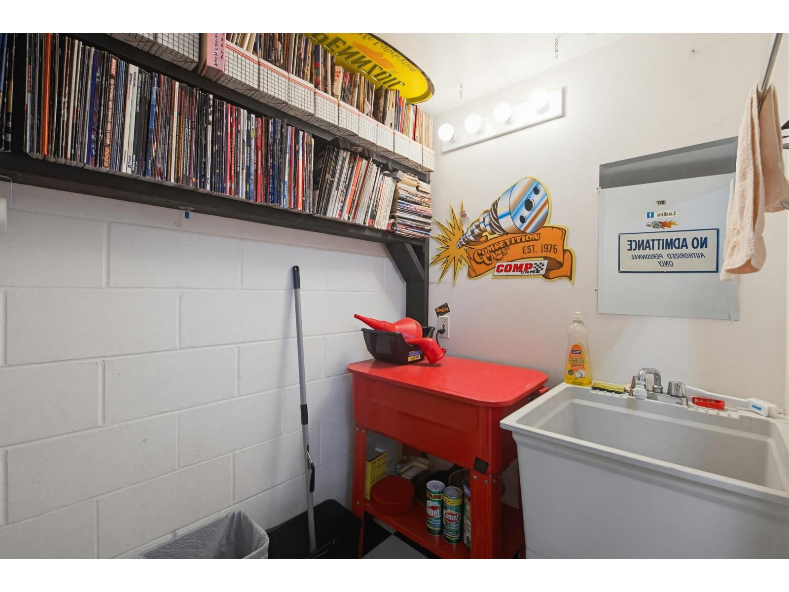 213 5678 199 Street Property Photo 28