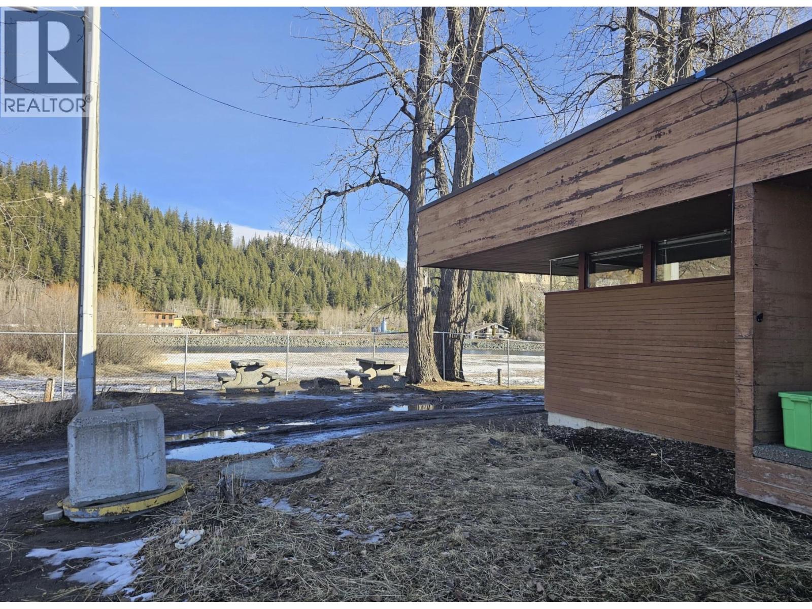 1650 River Road Property Photo 3