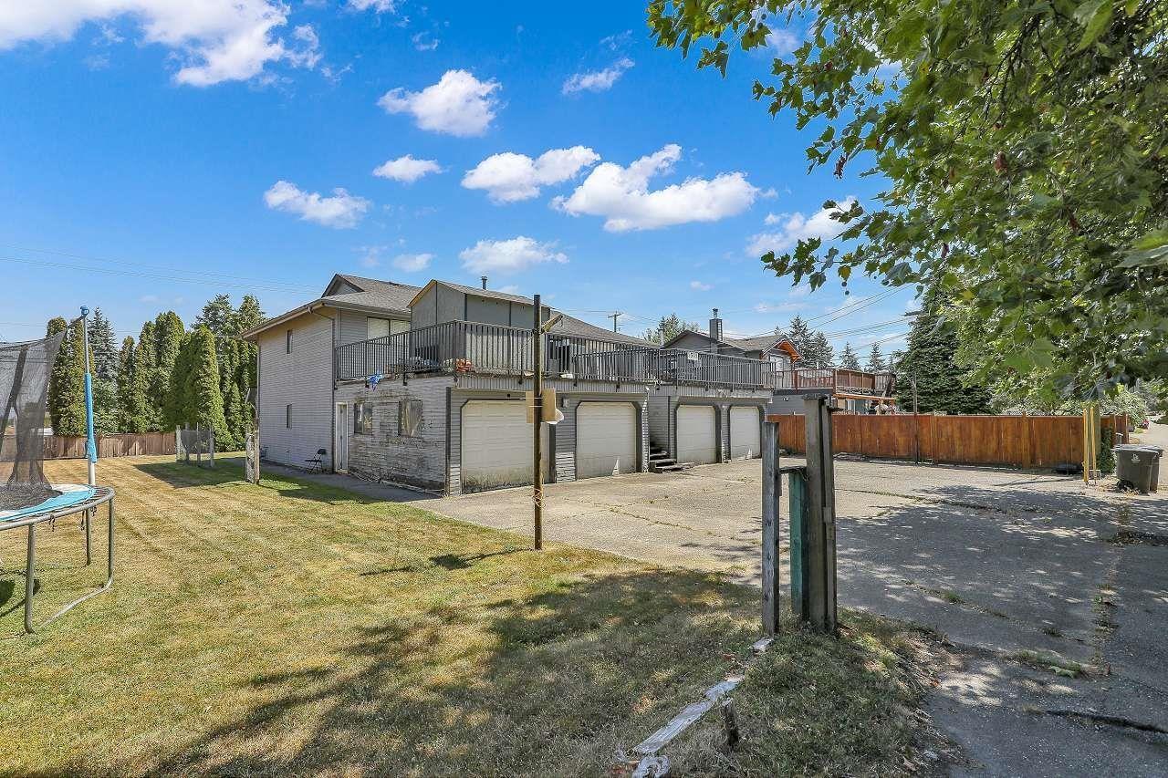9509 152 Street Property Photo 4