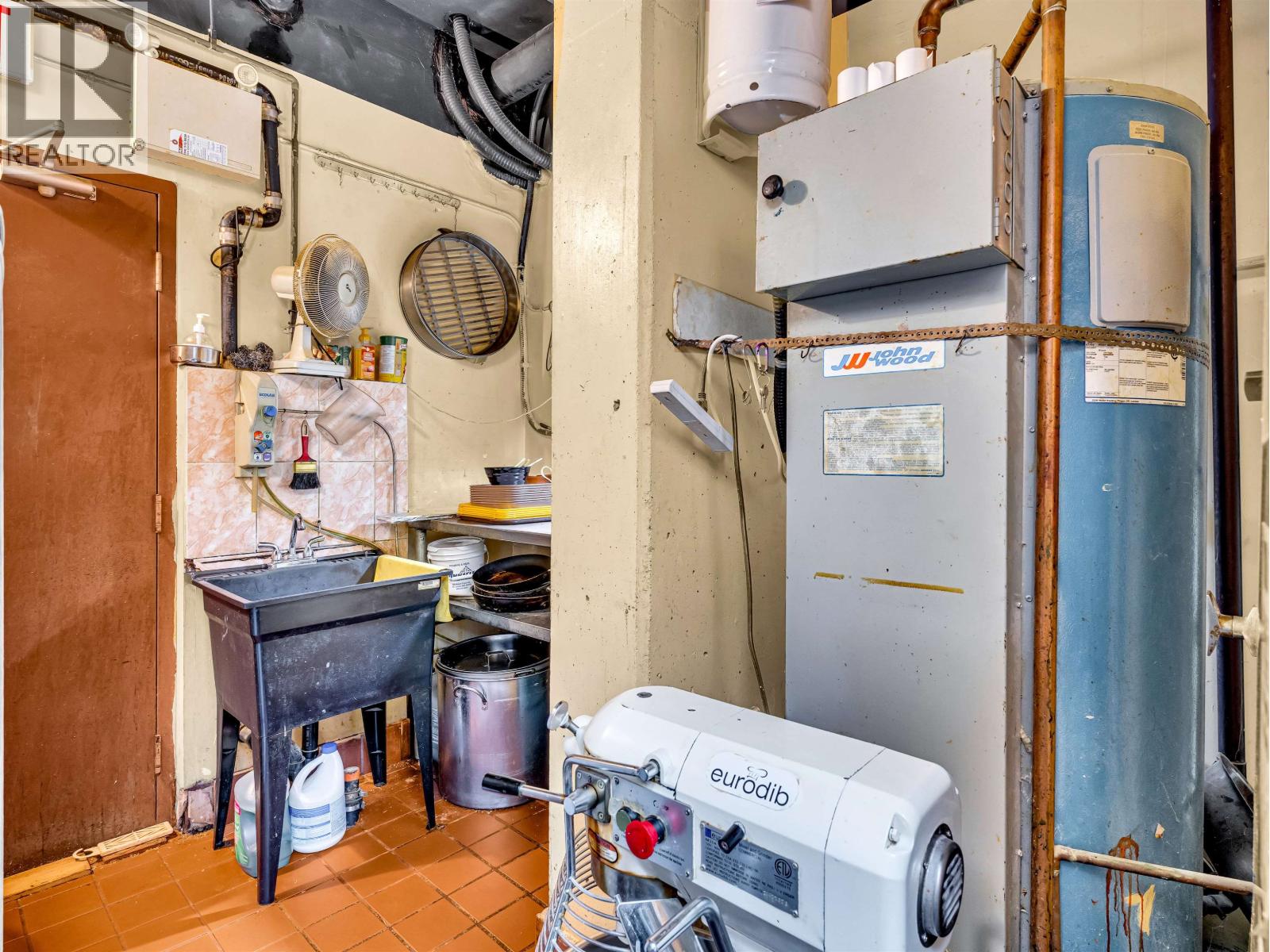 110 8188 Saba Road Property Photo 12