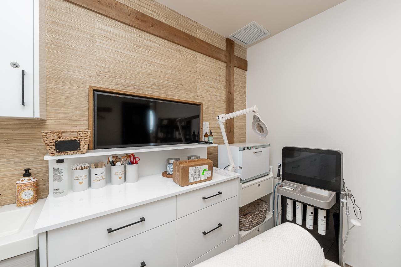 14811 Marine Drive Property Photo 6