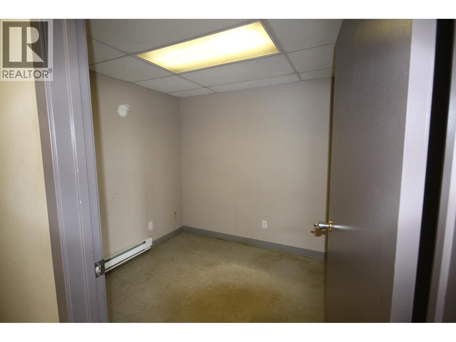 4800 46 Avenue Property Photo 8