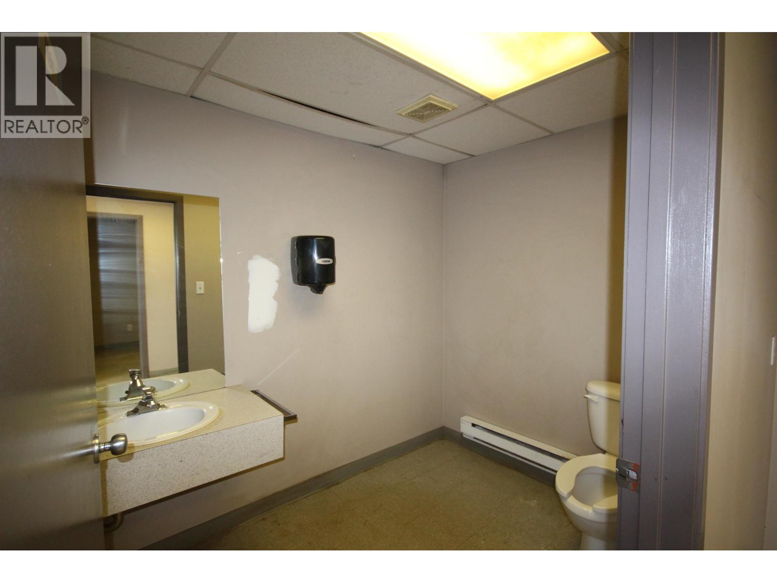 4800 46 Avenue Property Photo 11