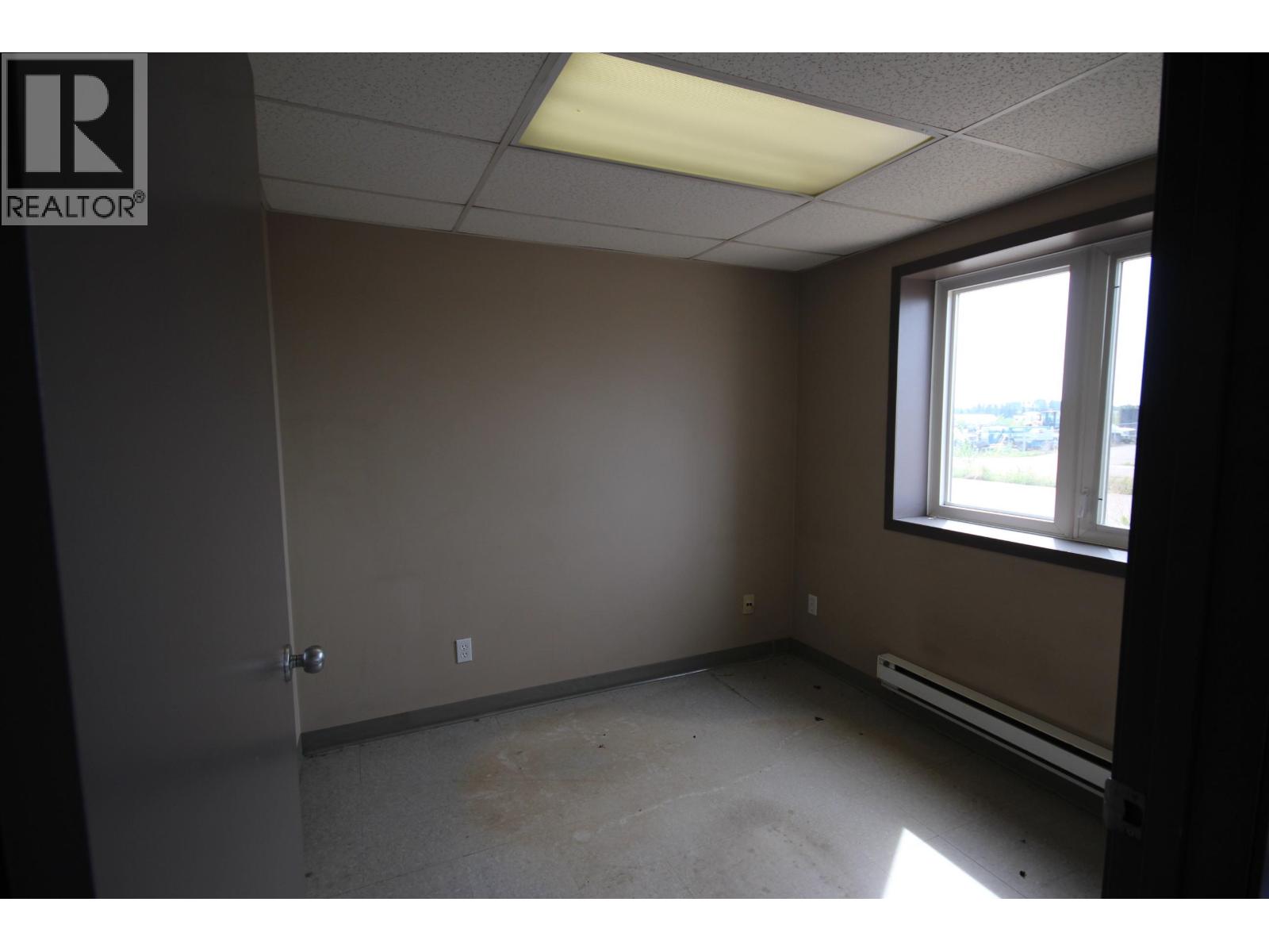 4800 46 Avenue Property Photo 12