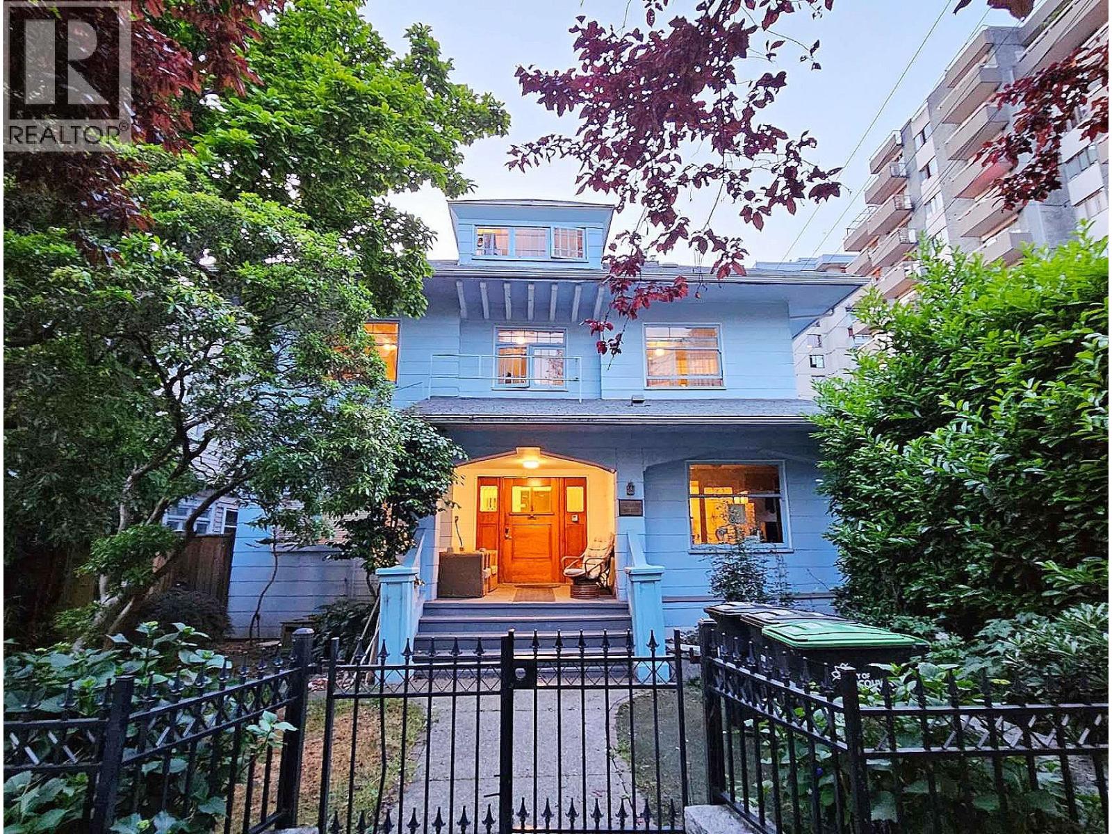 977 BROUGHTON STREET