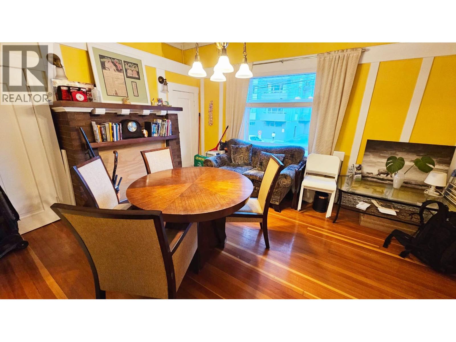 977 Broughton Street Property Photo 3
