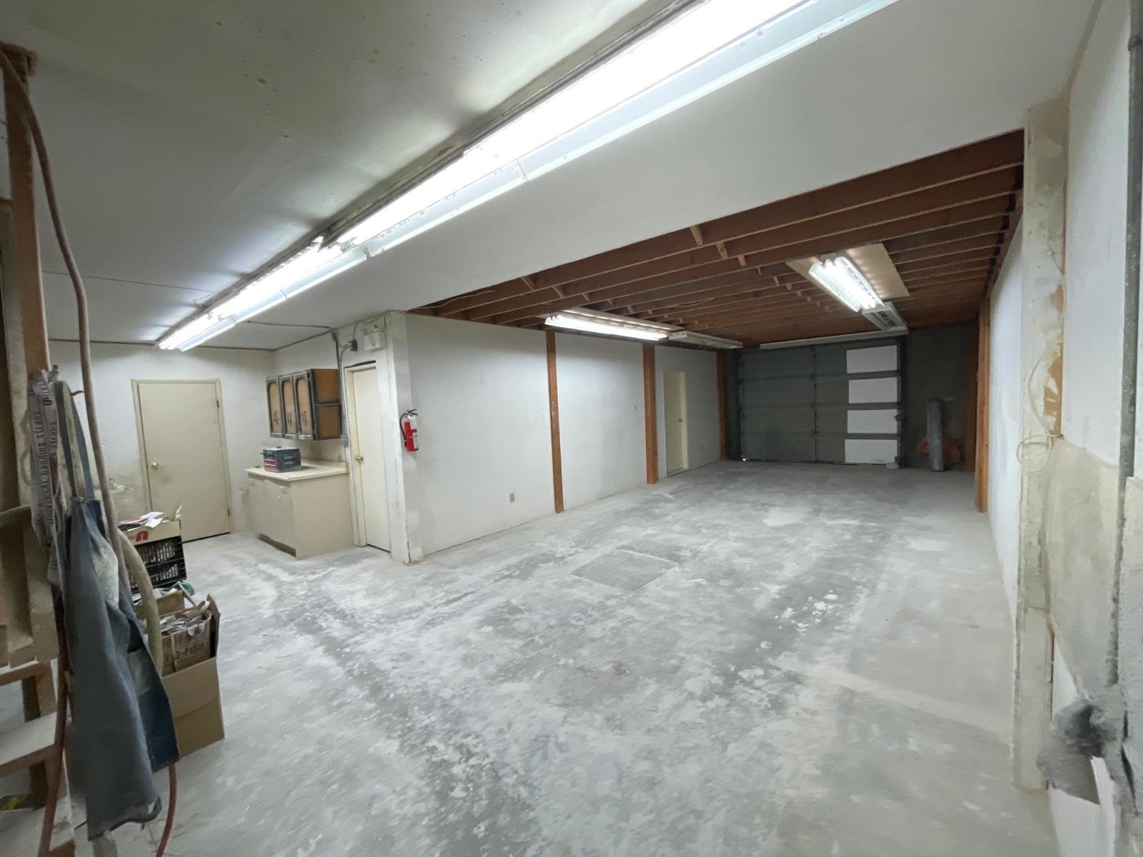 233 12448 82 Avenue Property Photo 4