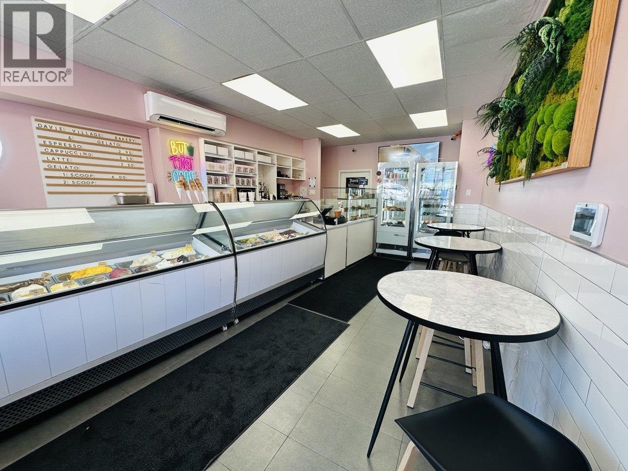 1216 Davie Street Property Photo 1