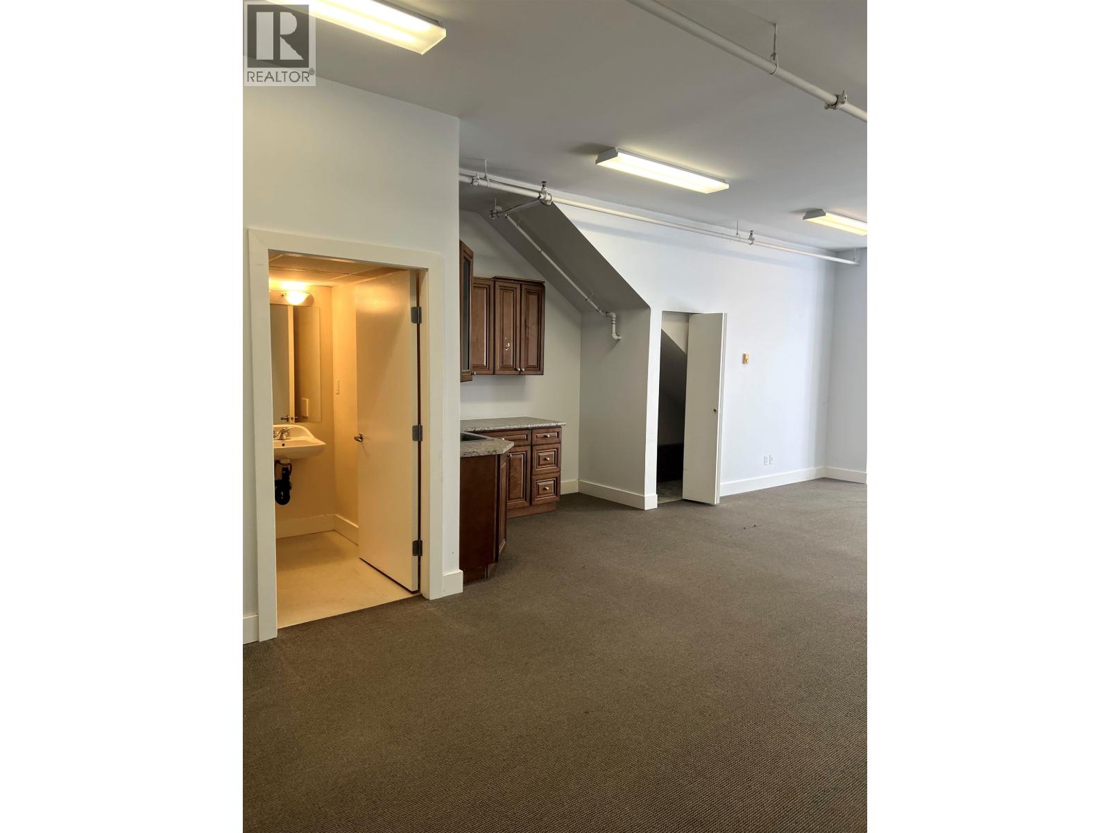 177 5489 Byrne Road Property Photo 2