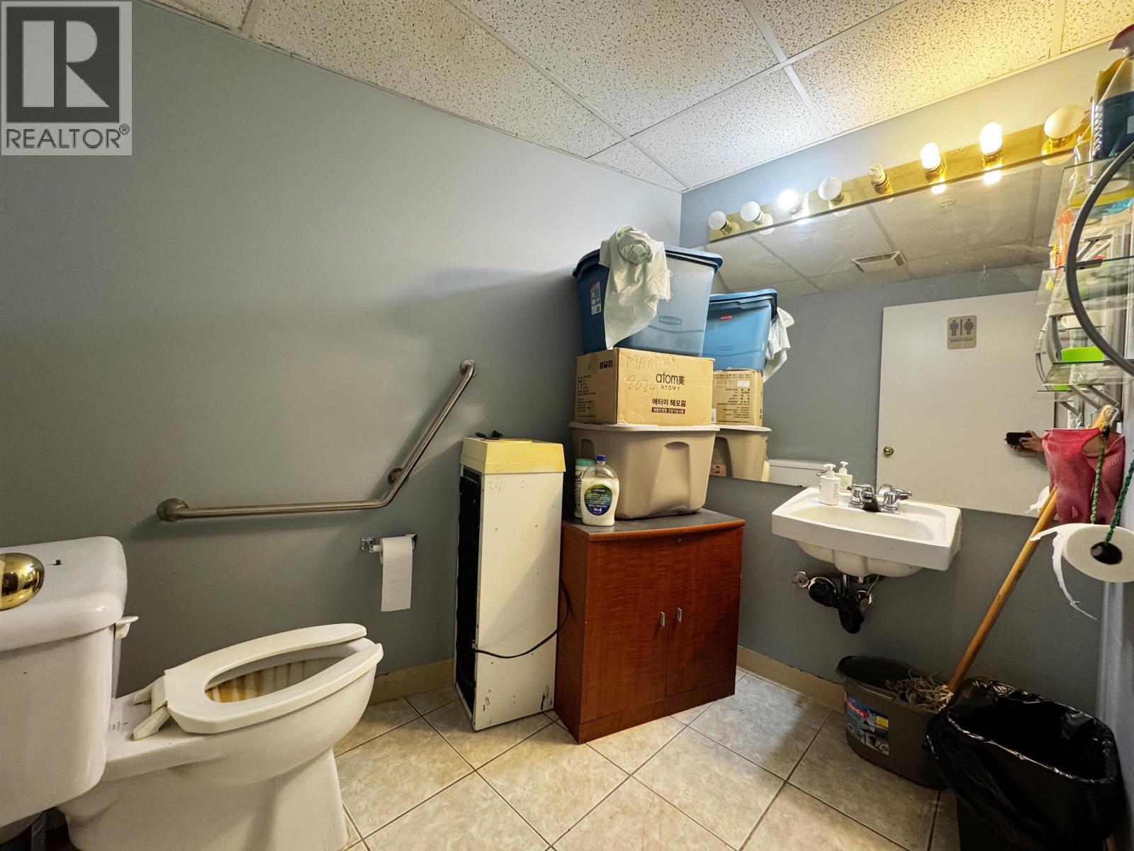 2236 Kingsway Property Photo 8