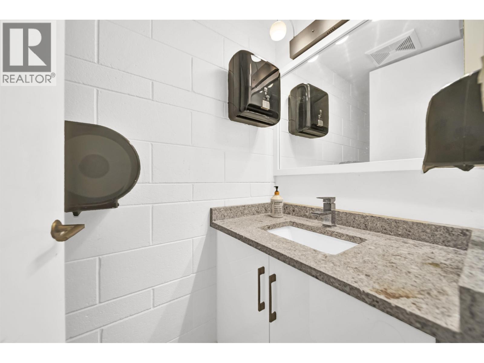 6625 Fraser Street Property Photo 11