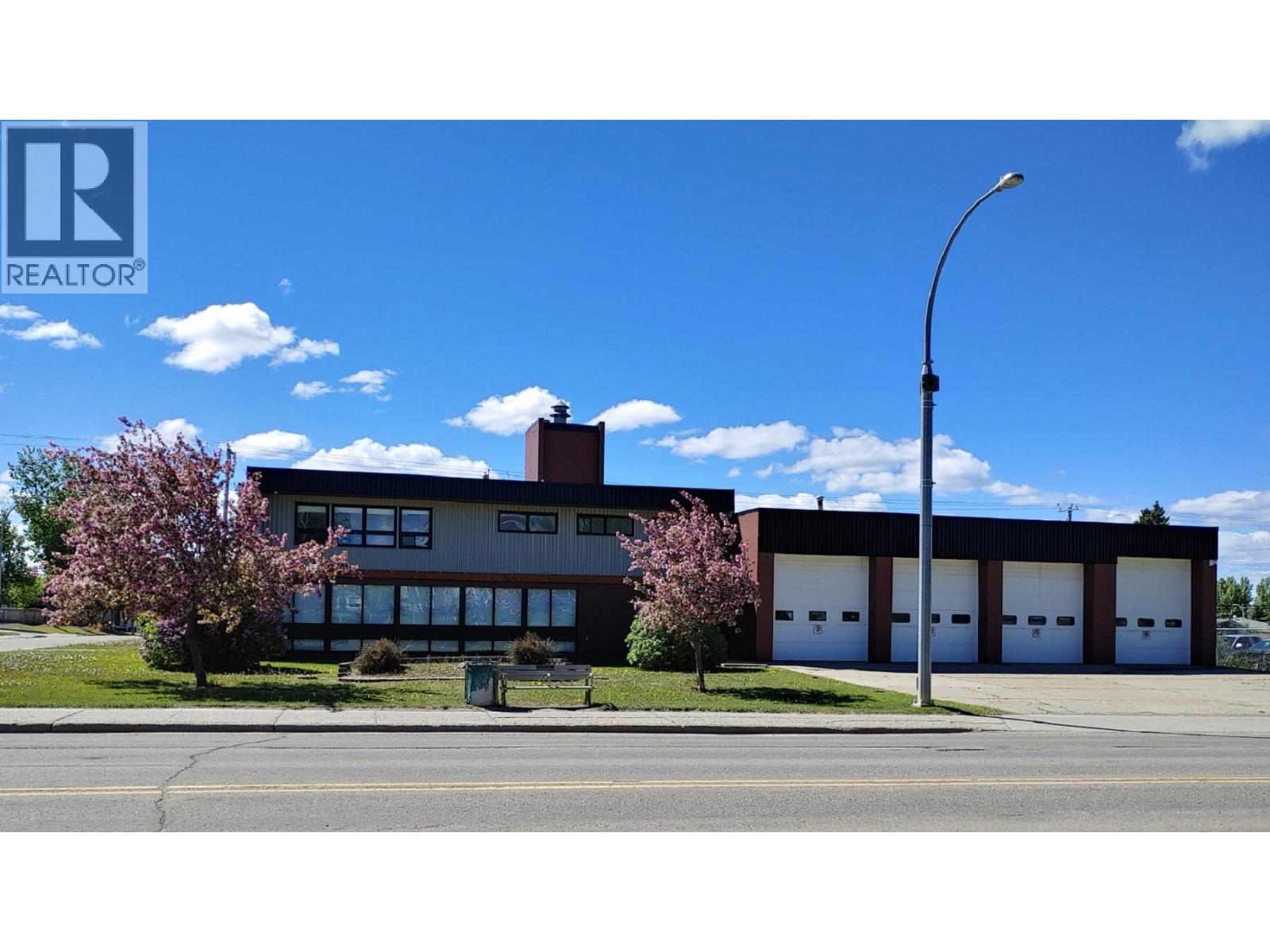 9407 100 Avenue Property Photo 1