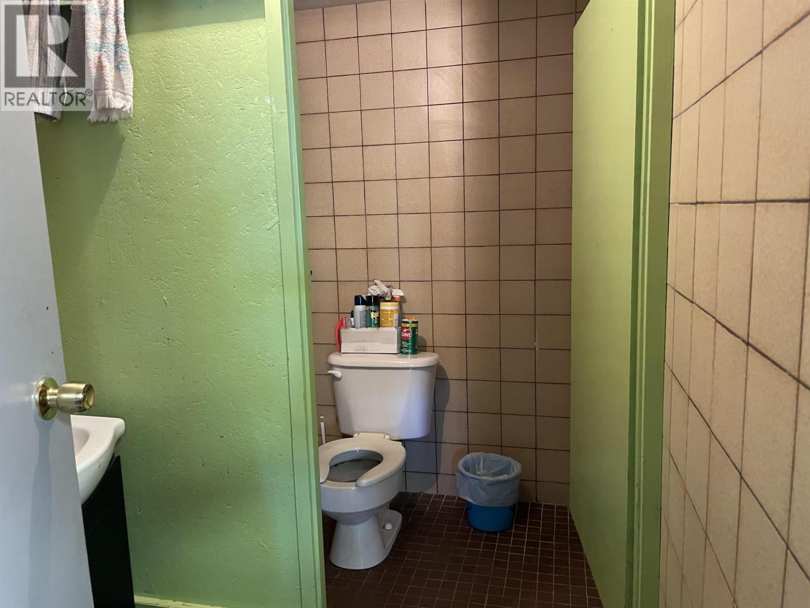 2 255 Birch Avenue Property Photo 12