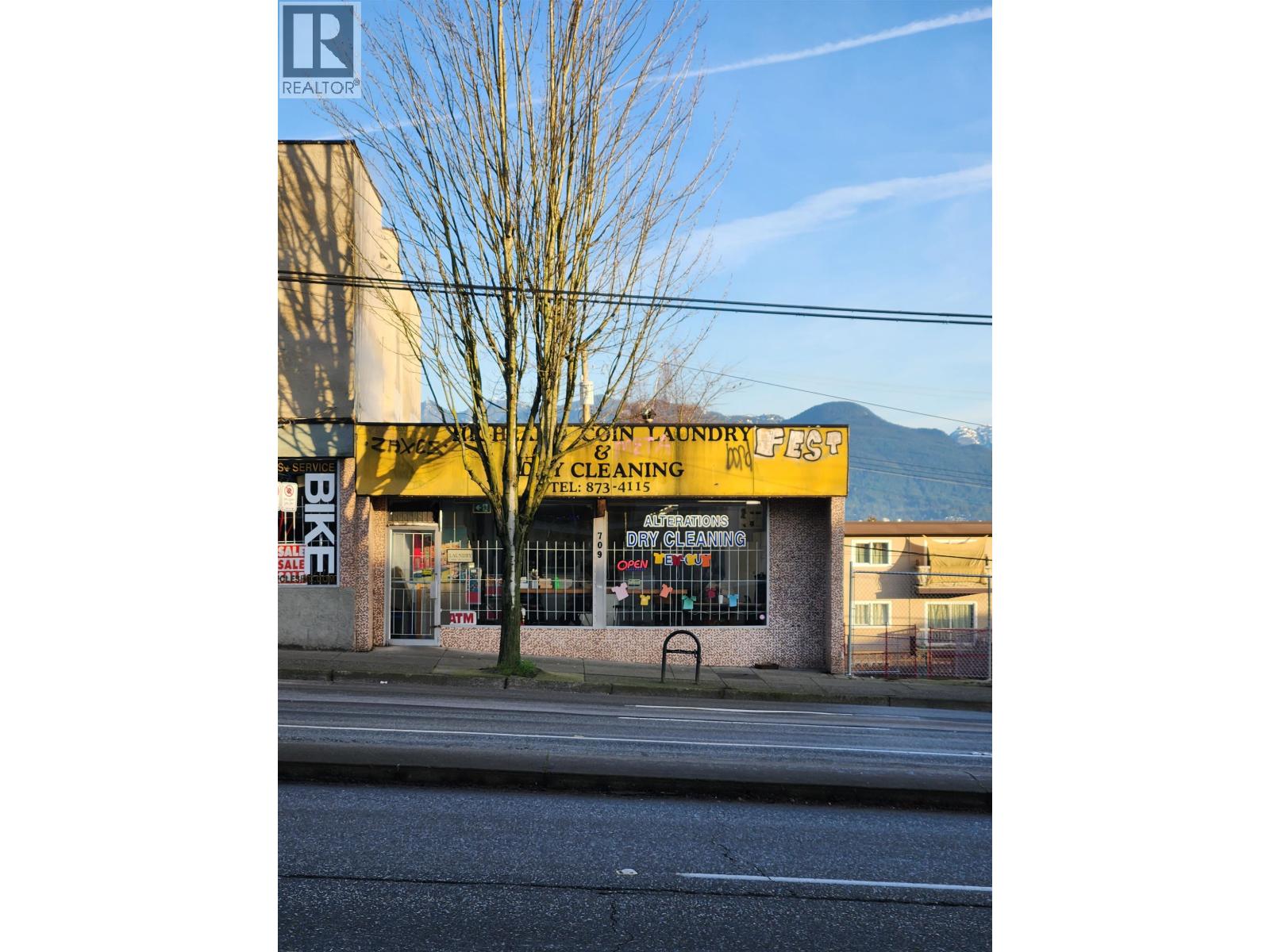 709 E Broadway Property Photo 1