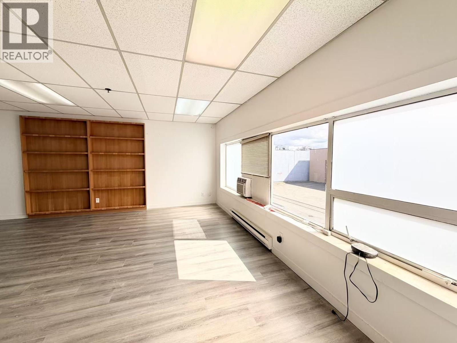 1xx 6753 Graybar Road Property Photo 4