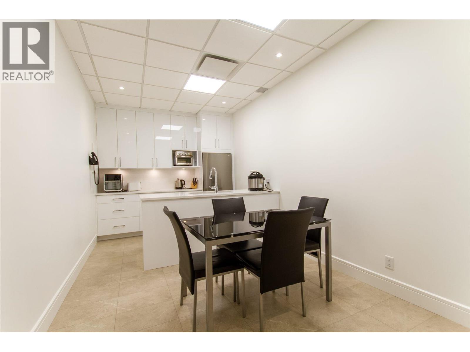 2916 Graveley Street Property Photo 14