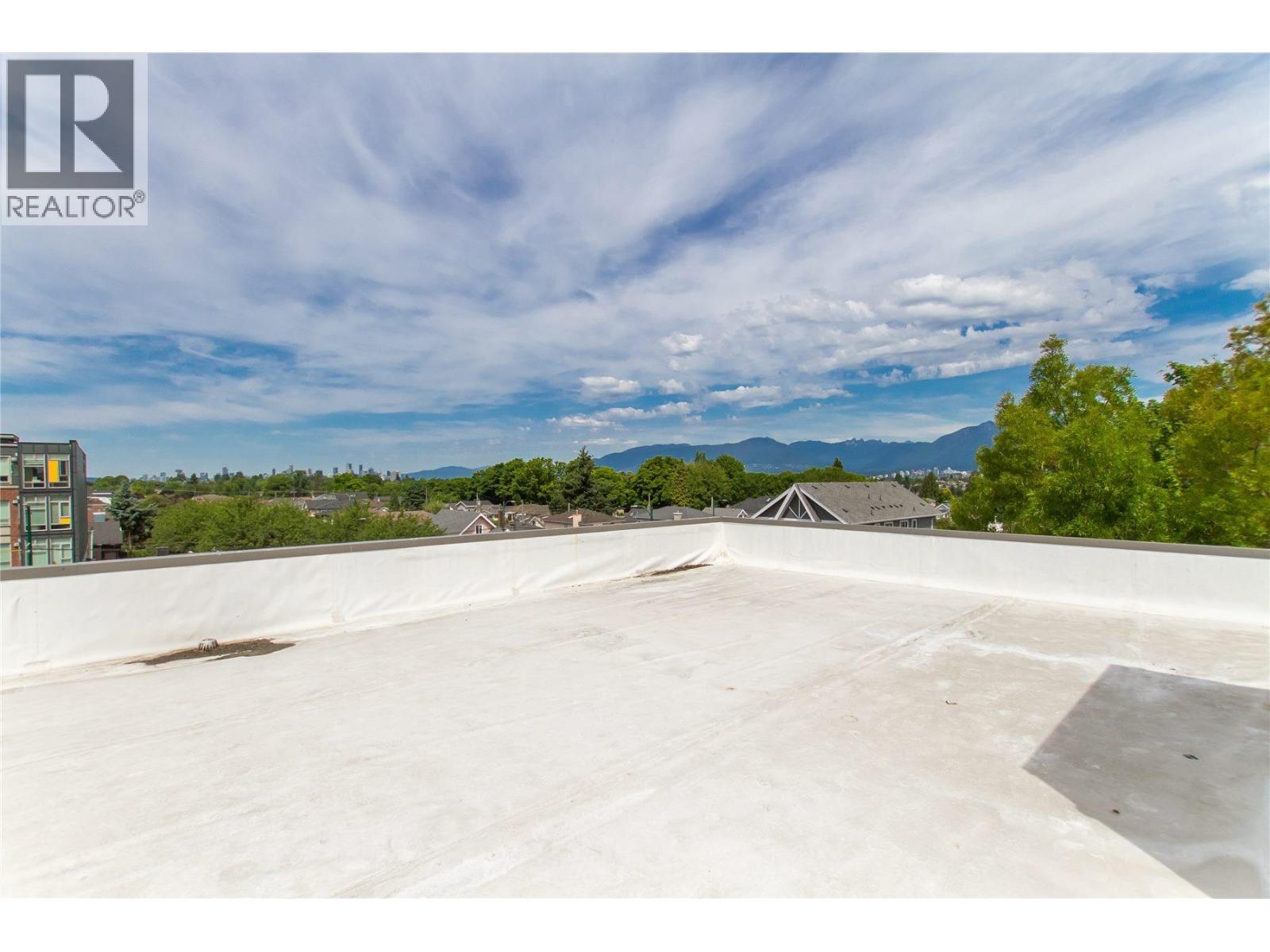 2916 Graveley Street Property Photo 16