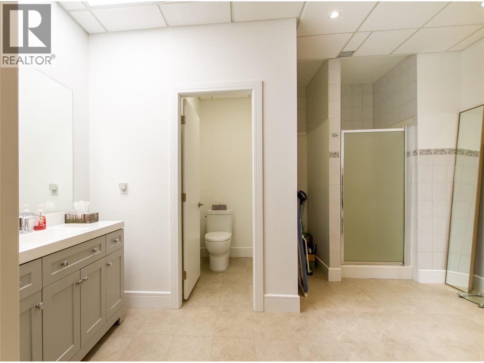 2916 Graveley Street Property Photo 20