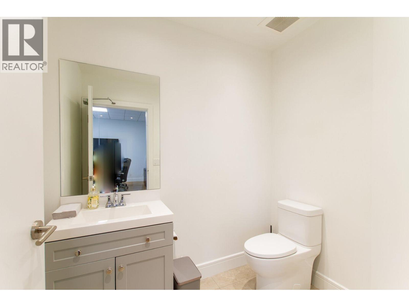 2916 Graveley Street Property Photo 21