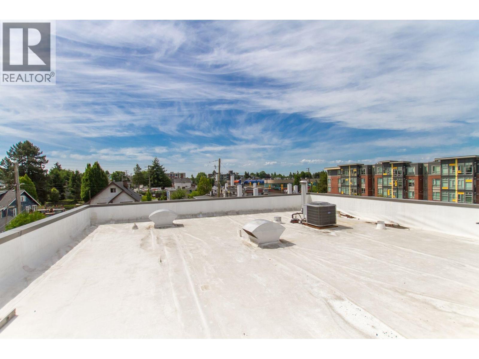 2916 Graveley Street Property Photo 22