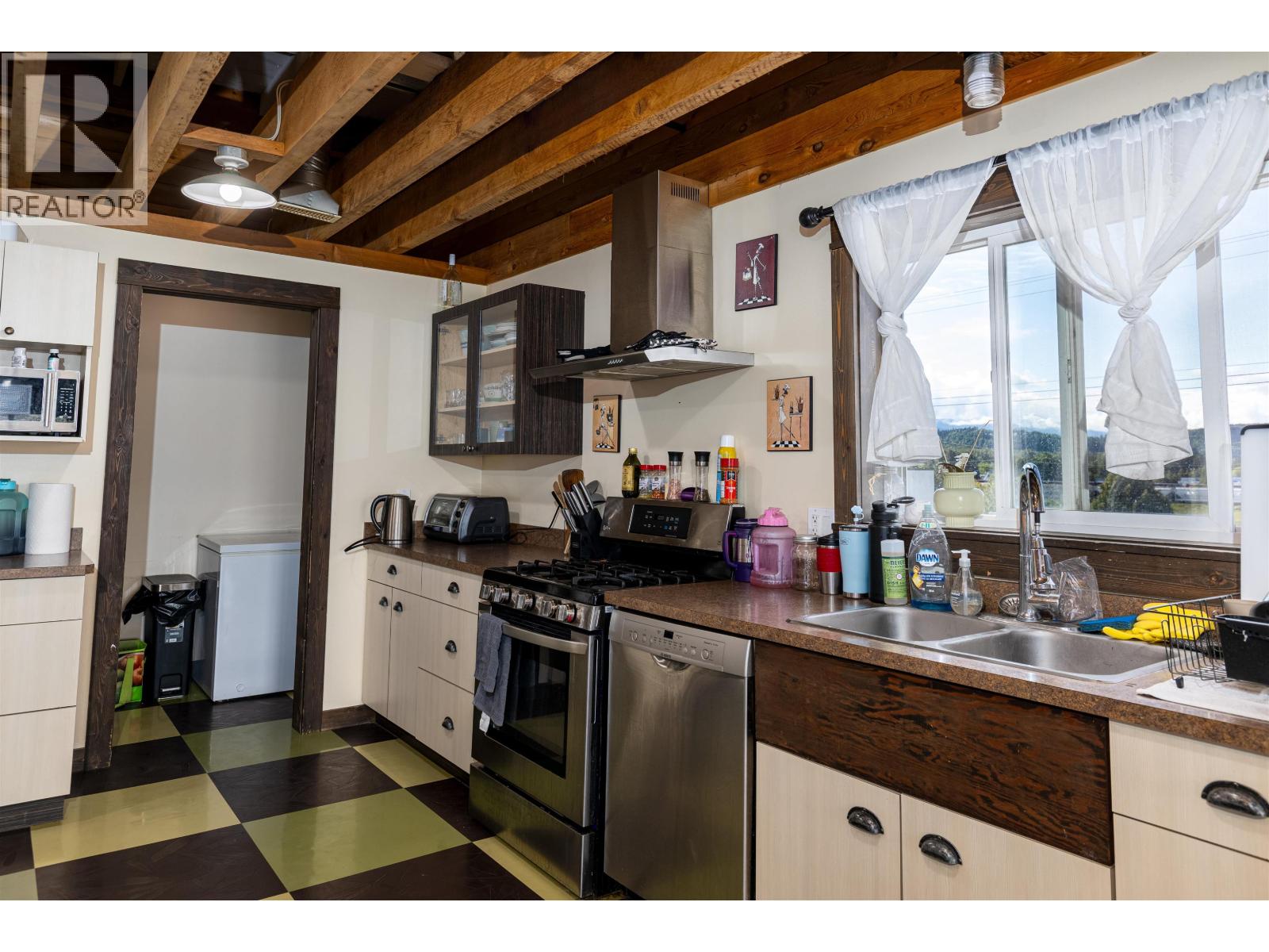 4552 Lakelse Avenue Property Photo 18