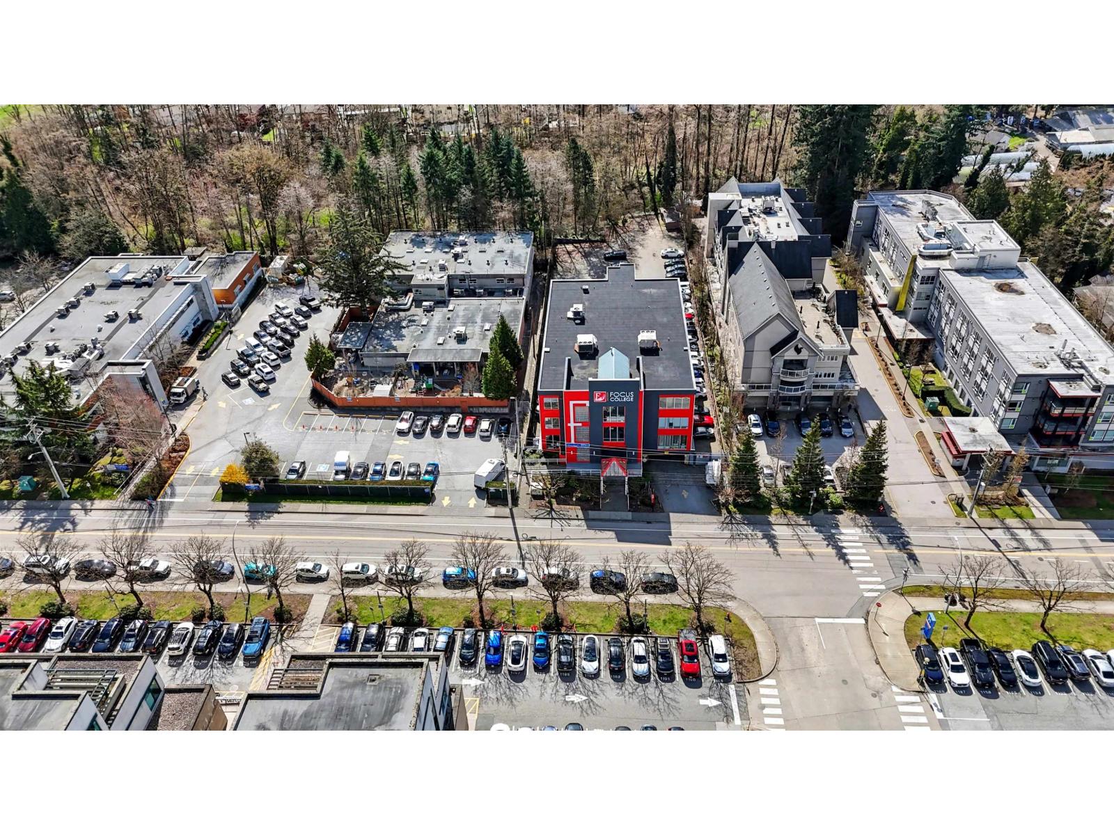 105 13710 94a Avenue Property Photo 1