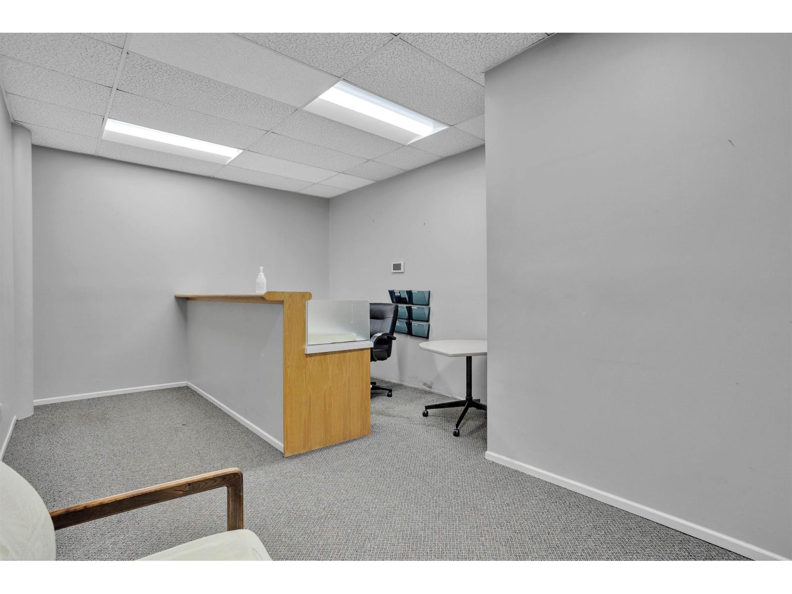 105 13710 94a Avenue Property Photo 2