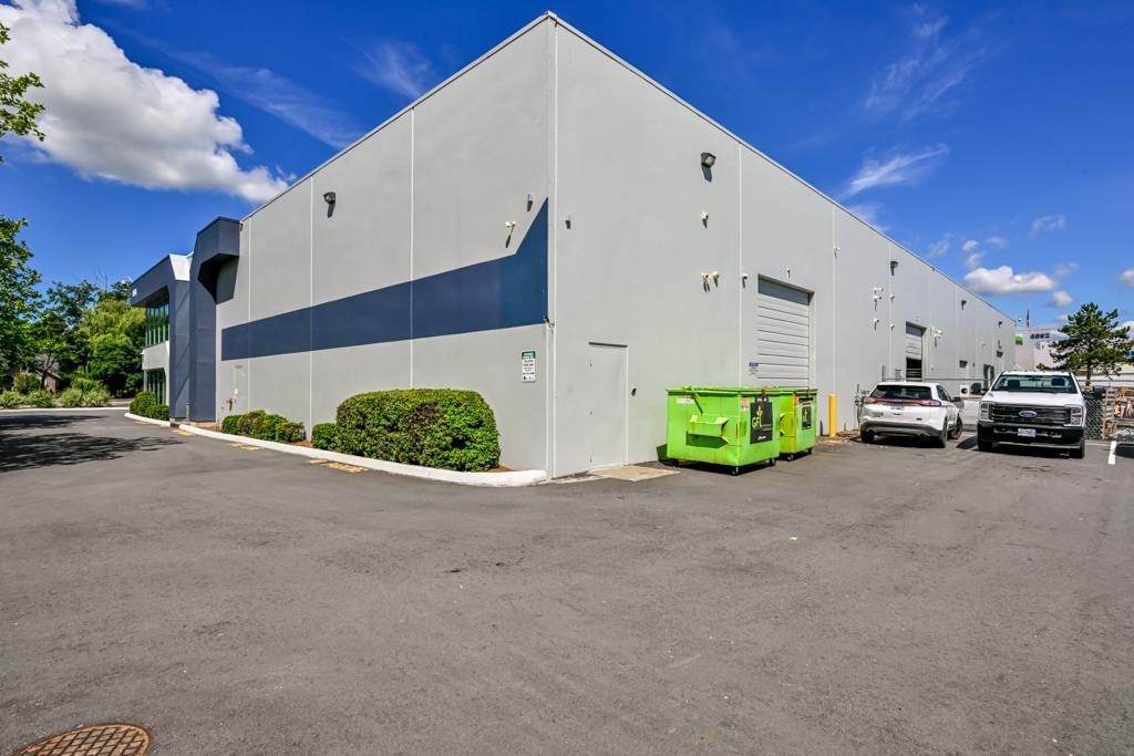 101 6554 176 Street Property Photo 3