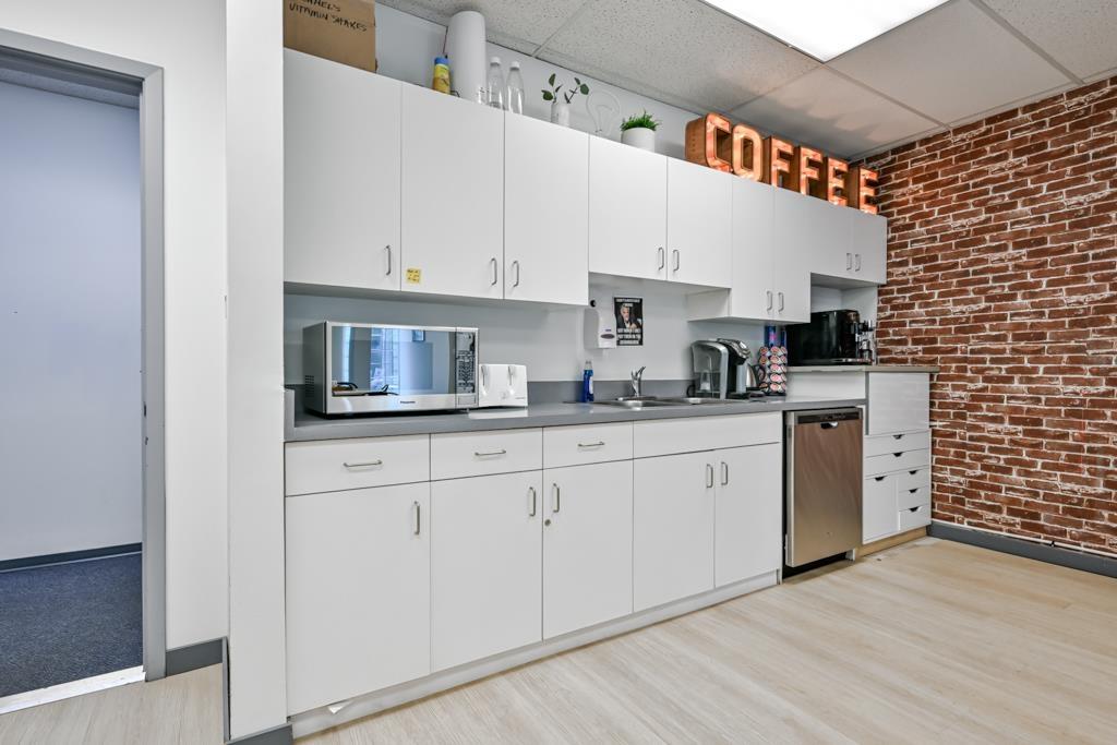 101 6554 176 Street Property Photo 12